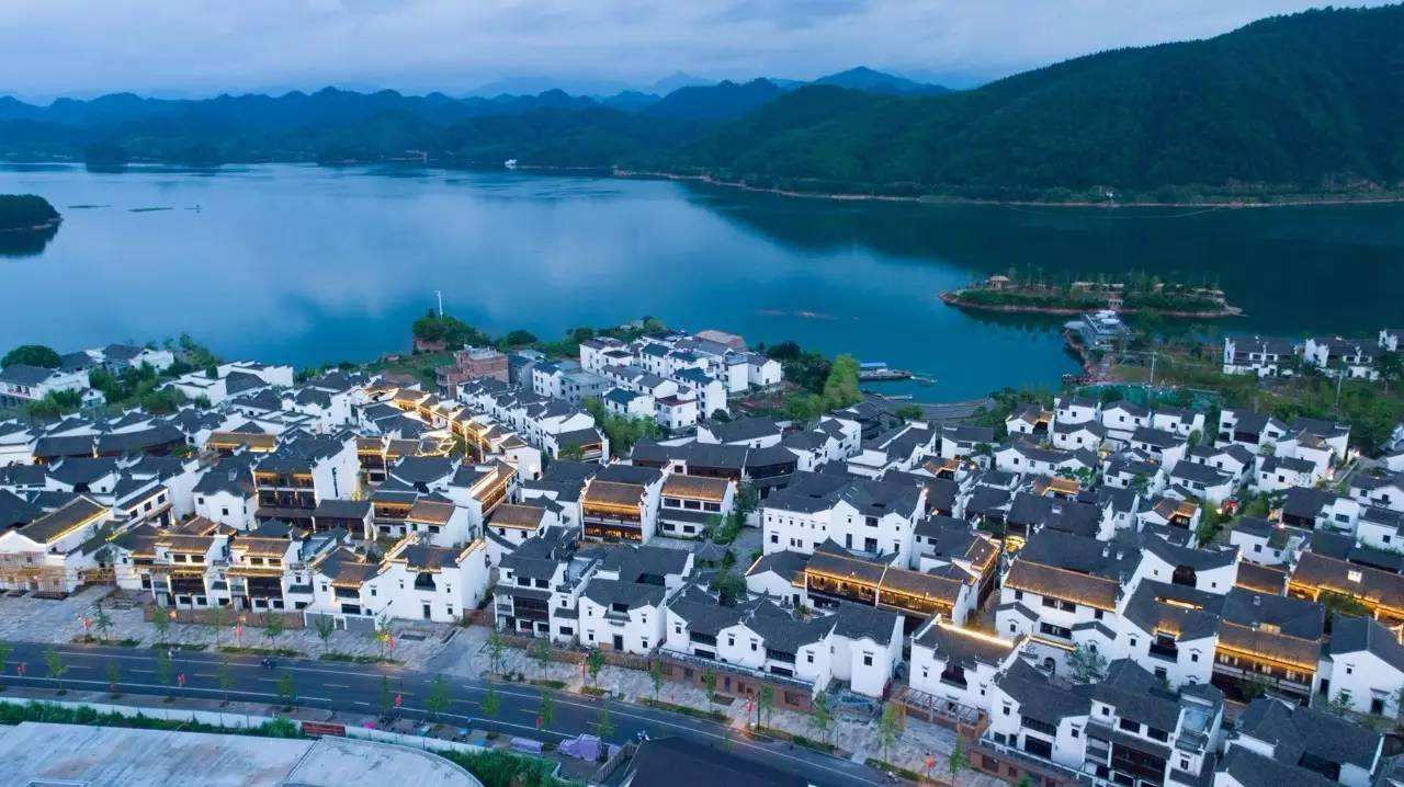 淳安姜家镇位于千岛湖西南湖畔,是长三角的后花园,是连接皖,赣,闽等